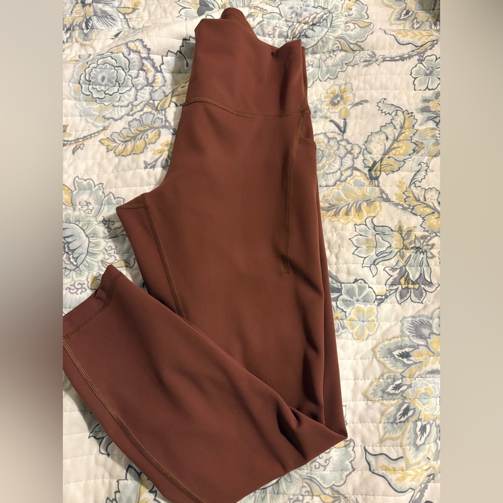 Lululemon size 10, 25” Wunder Train with Pockets Women's Roasted Brown Pants